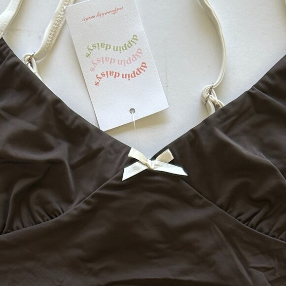 Dippin’ Daisy’s Tidepool top & Sandy shorts - Picture 3 of 5